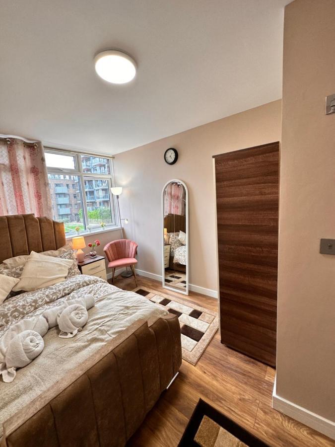 Canary Wharf Single Double And En-Suite Rooms Londýn Exteriér fotografie