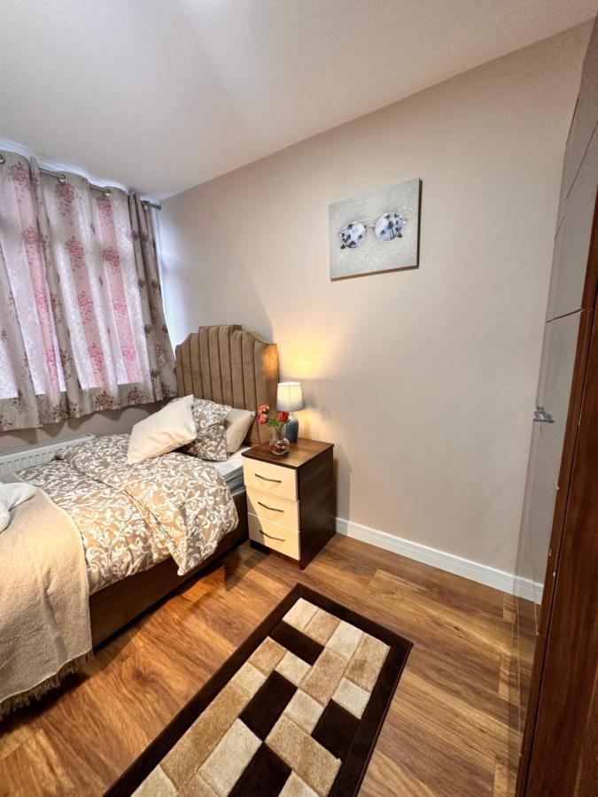 Canary Wharf Single Double And En-Suite Rooms Londýn Exteriér fotografie
