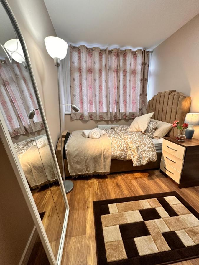 Canary Wharf Single Double And En-Suite Rooms Londýn Exteriér fotografie