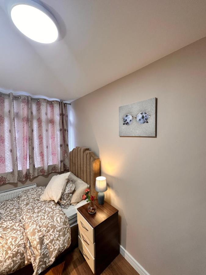 Canary Wharf Single Double And En-Suite Rooms Londýn Exteriér fotografie